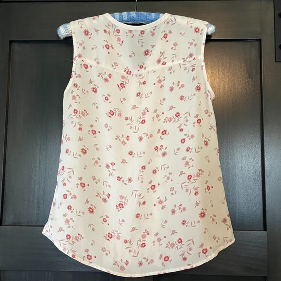 LC Lauren Conrad Ivory and Pink Floral Blouse - Picture 2 of 11